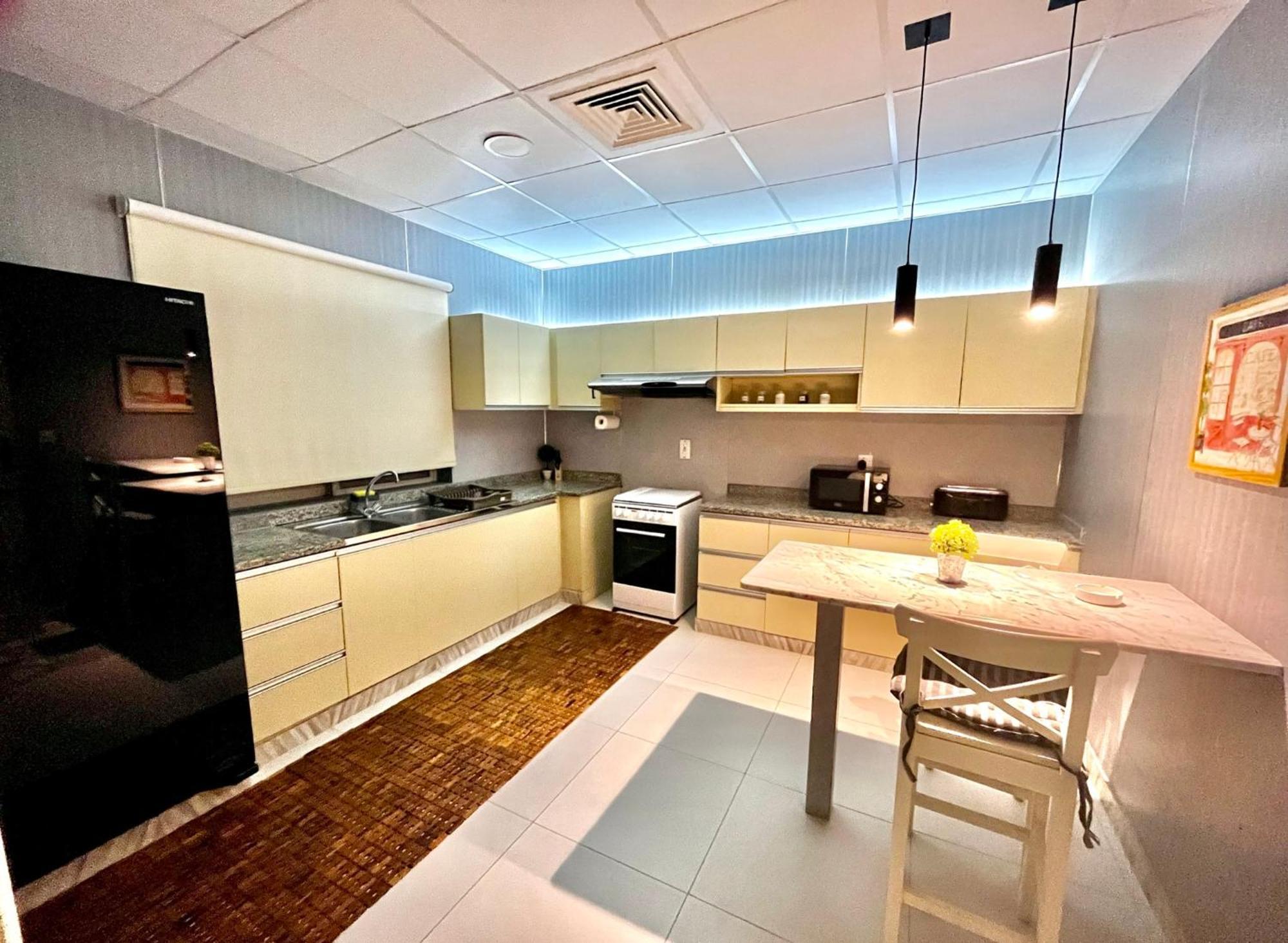 Cozy 4 Bedroom * Dubai