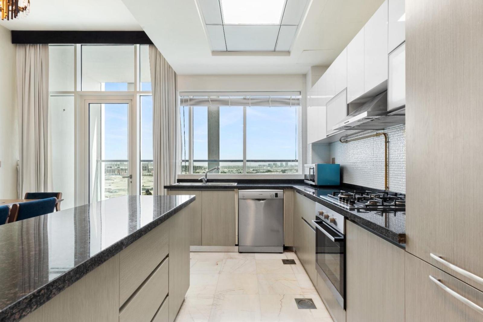 Apartment Brand New 2 Bedroom In Bayz By Danube, Business Bay *