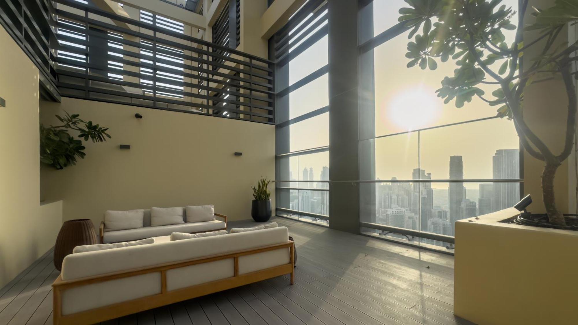 Luxury 1br, 5 Min Walk To Mall & Burj Khalifa, Sleep 1-4 Apartment *