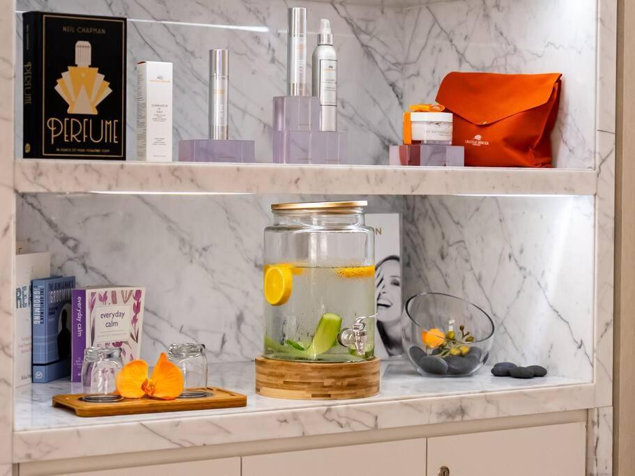 Stylish At Paramount Business Bay Apartment *