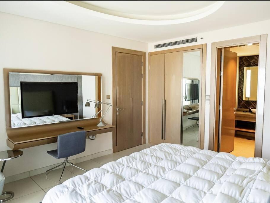 Stylish At Paramount Business Bay Apartment