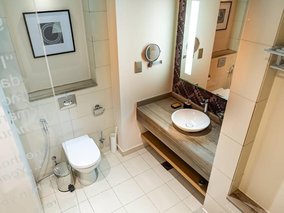 Stylish At Paramount Business Bay Apartment *