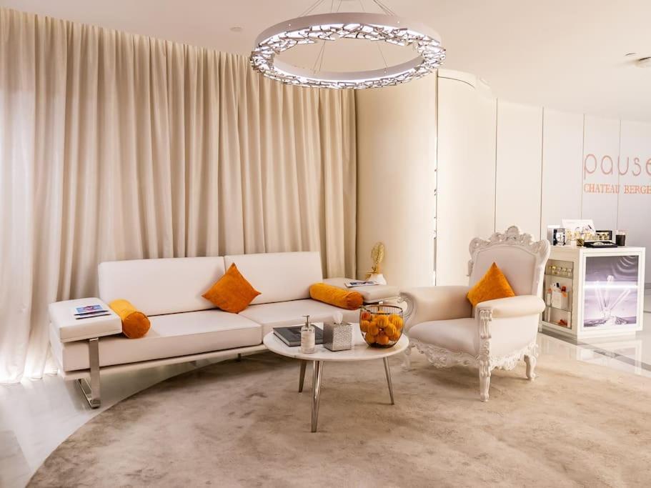 Stylish At Paramount Business Bay