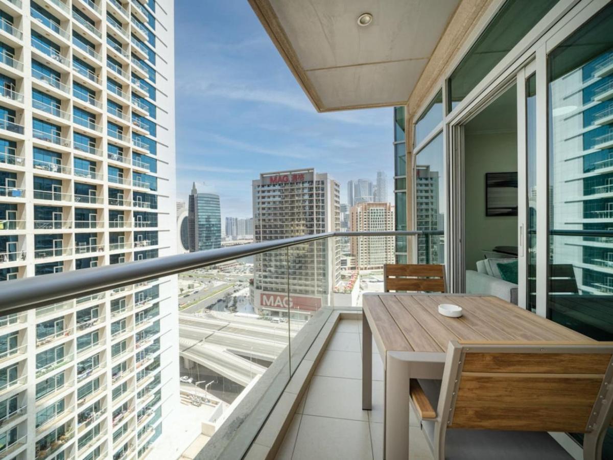 Downtown 1 Bed With A Pool Side Burj Khalifa View * Dubai