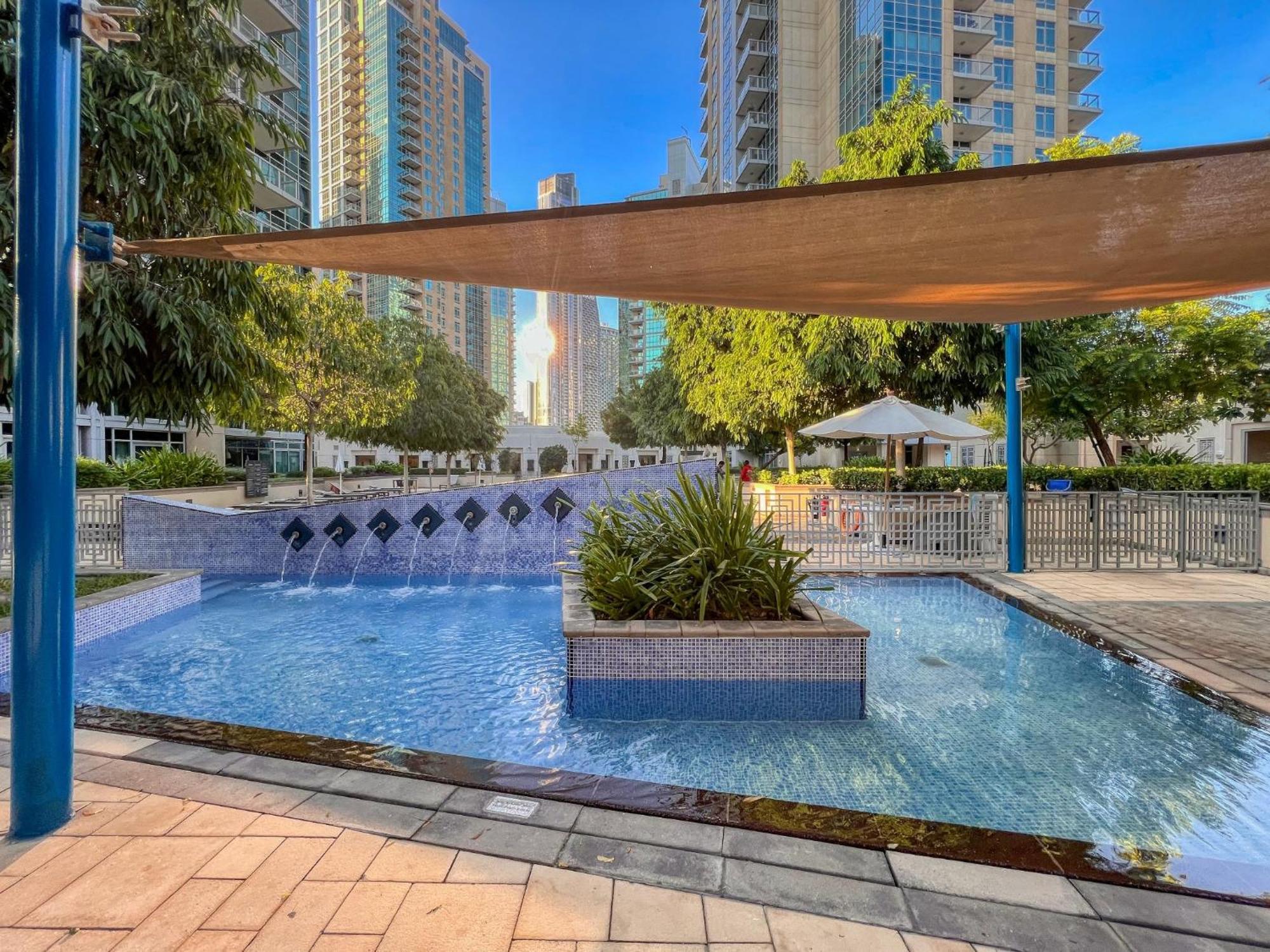 Cozy 1-bedroom At Heart Of * Dubai