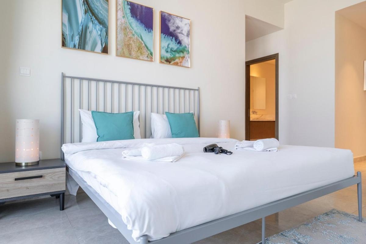 Airy 5-bedrooms At Harbour Views With Stunning Scenery Of Creek! *