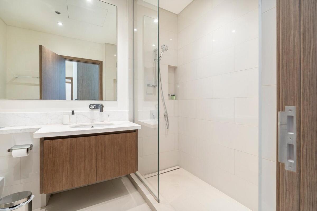 Airy 5-bedrooms At Harbour Views With Stunning Scenery Of Creek! * Dubai