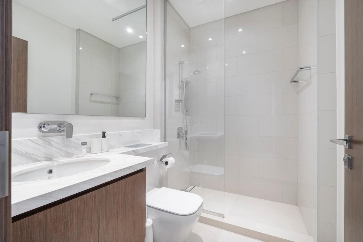 Airy 5-bedrooms At Harbour Views With Stunning Scenery Of Creek! * Dubai