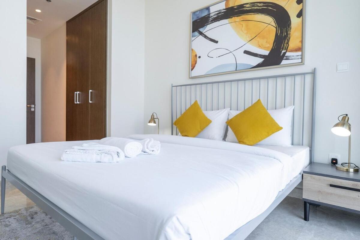 Airy 5-bedrooms At Harbour Views With Stunning Scenery Of Creek! Apartment Dubai