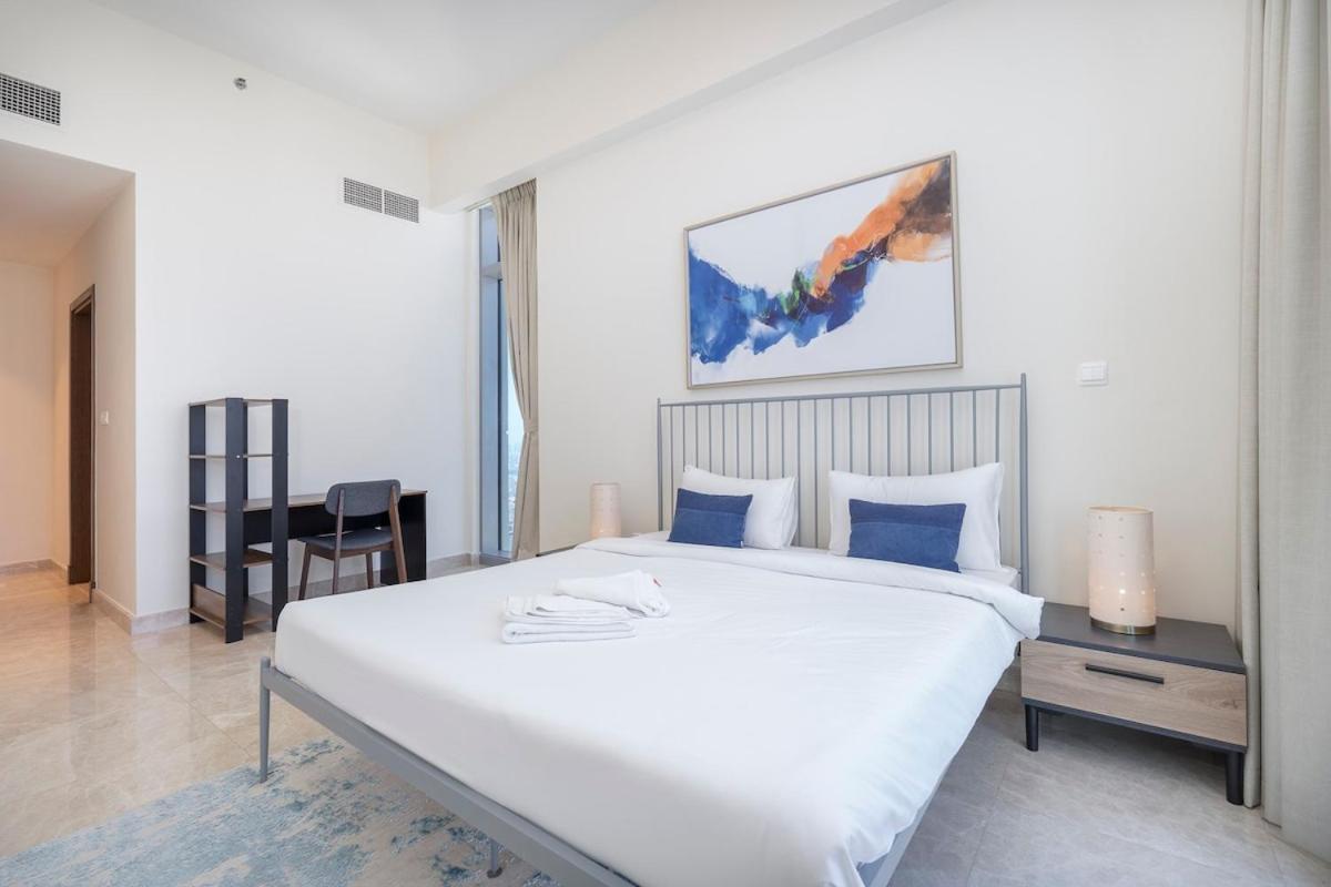 Airy 5-bedrooms At Harbour Views With Stunning Scenery Of Creek! Dubai
