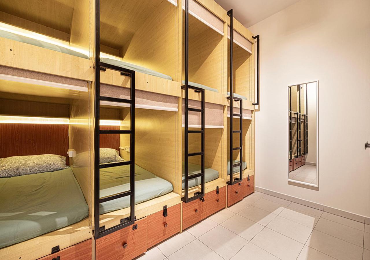 Next'house - Business Boulevard Host Hostel