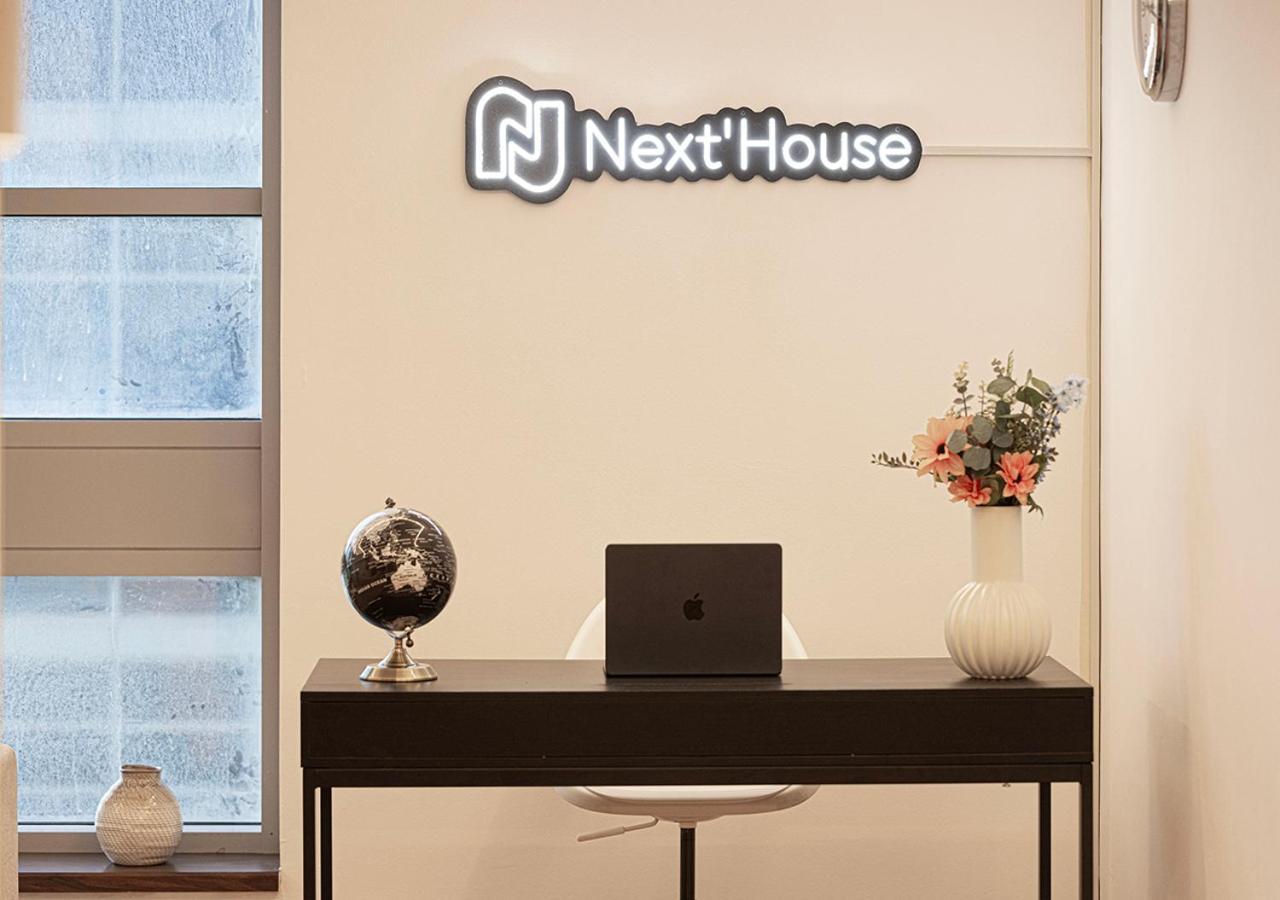 Next'house - Business Boulevard Host Hostel *