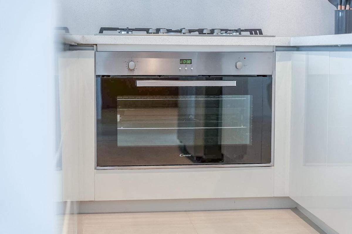 Luxurious 4-bedrooms Near Burj Khalifa And Mall In Downtown! Apartment Dubai