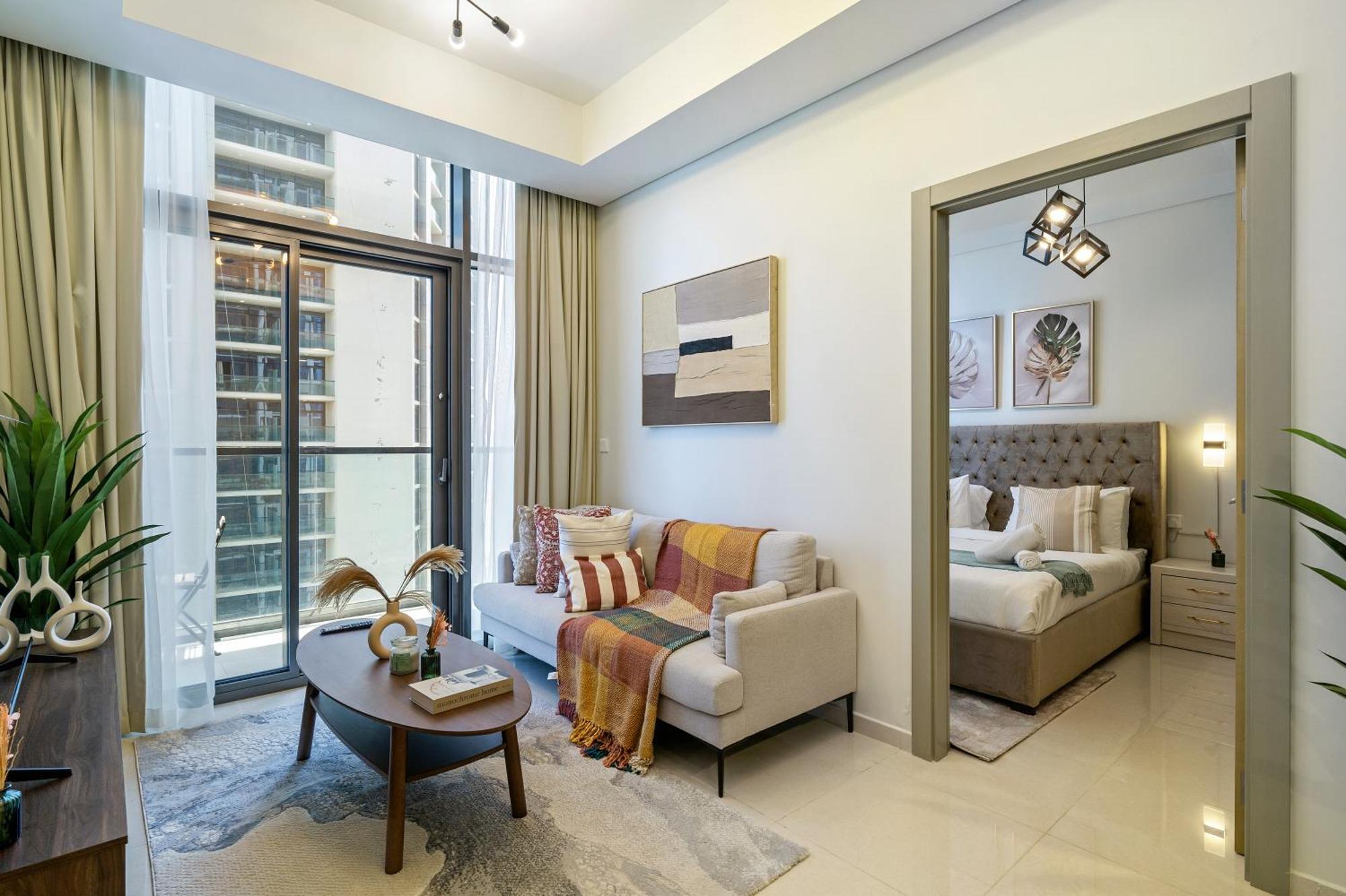 43rd Floor Stunner Luxe 2br In Business Bay