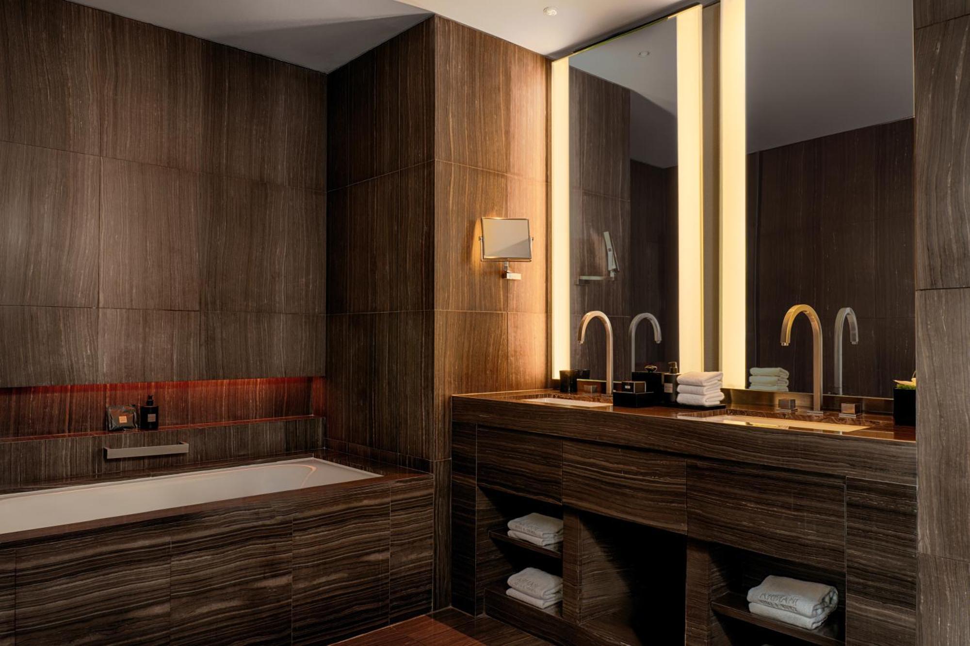 Armani Hotel 5*