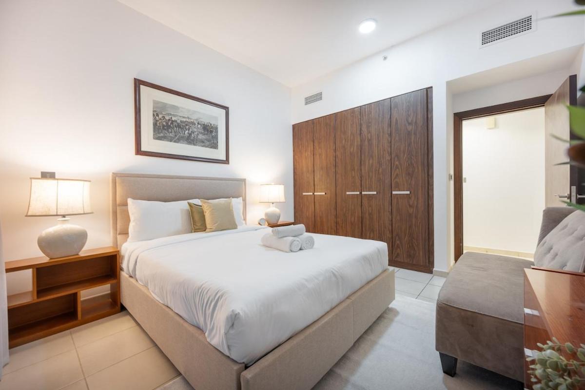 Classy 2-bedrooms With Vintage-inspired Furniture At Executive Tower M! Apartment *