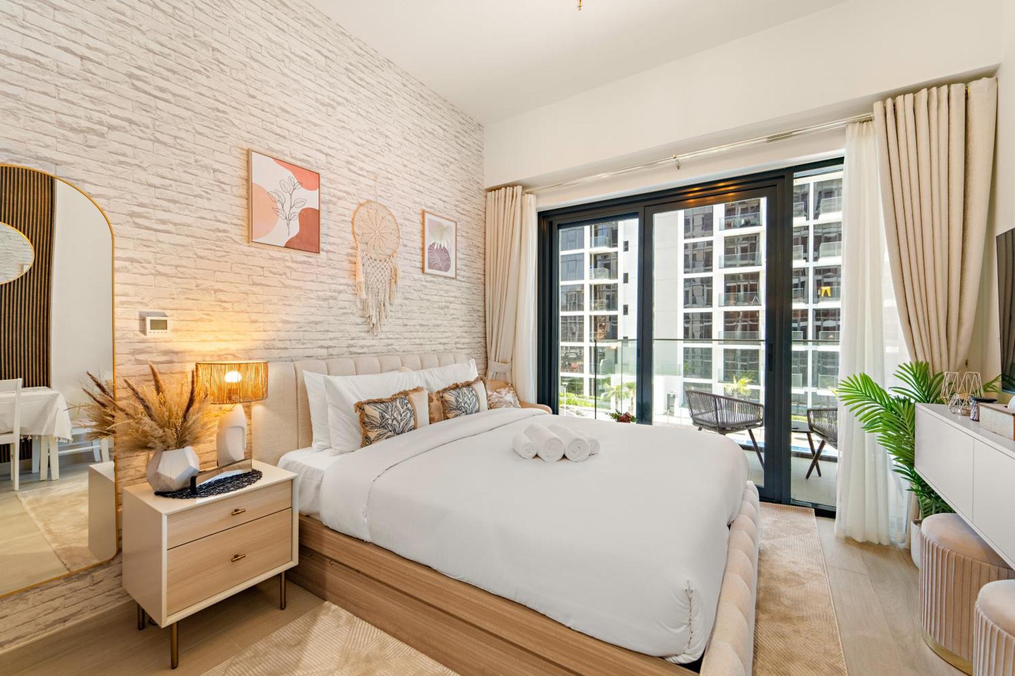 With Pool, Gym, Bbq Area And Playground Apartment *