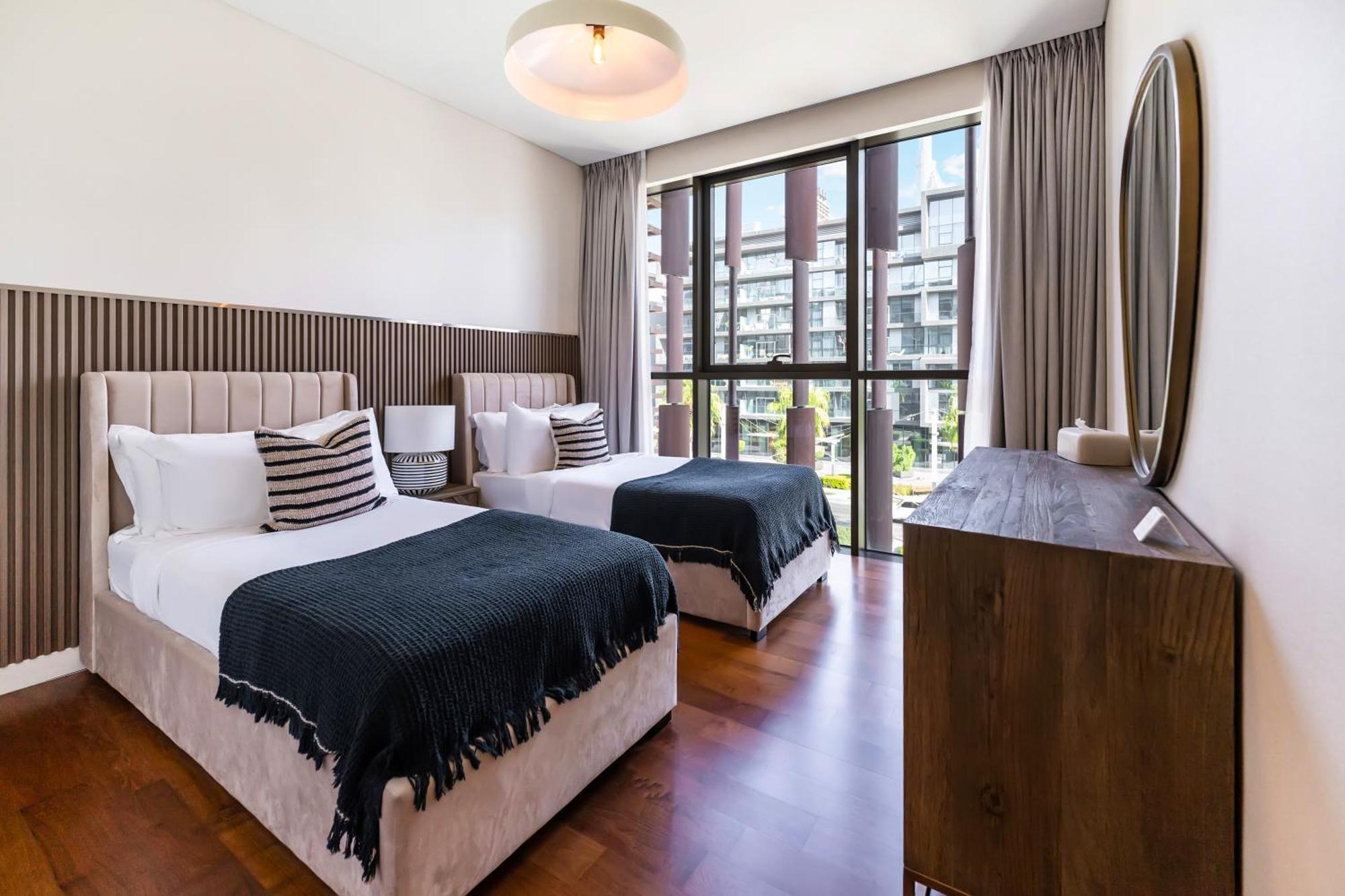 Fam Living - Walk - Urban Staycations Dubai