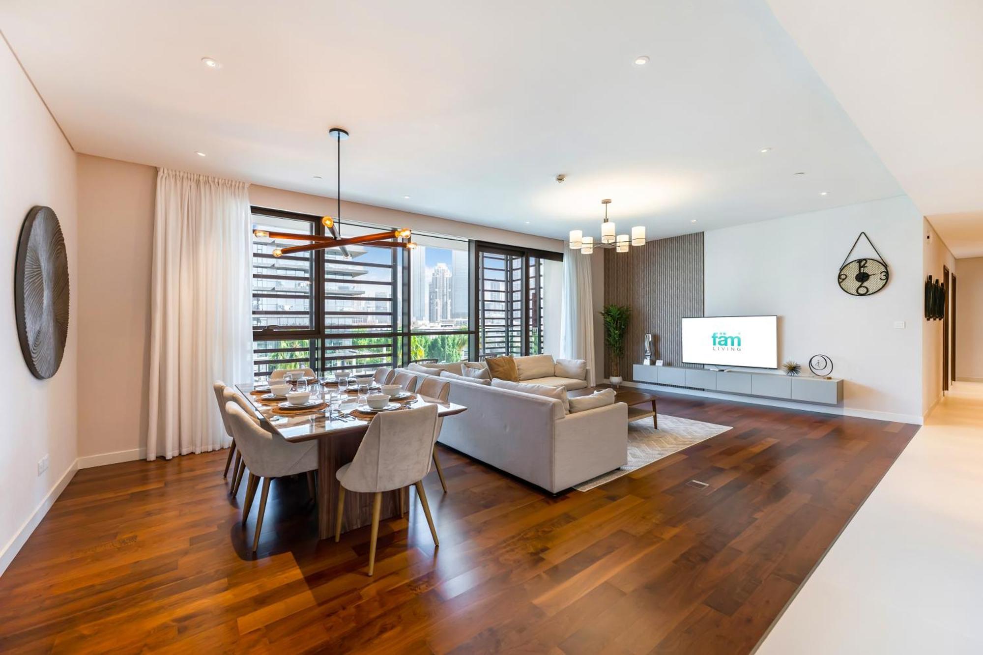 Fam Living - Walk - Urban Staycations * Dubai