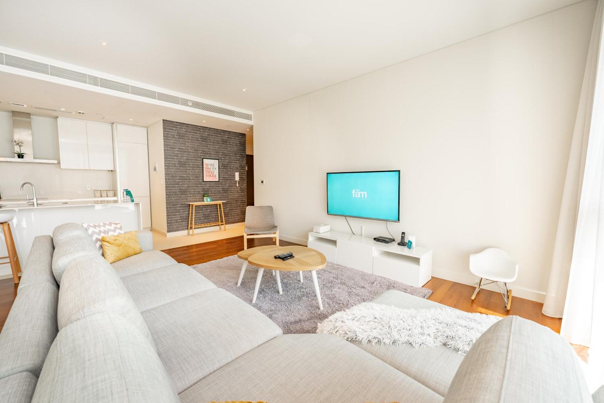 Fam Living - City Walk - Opulent Living Apartment *