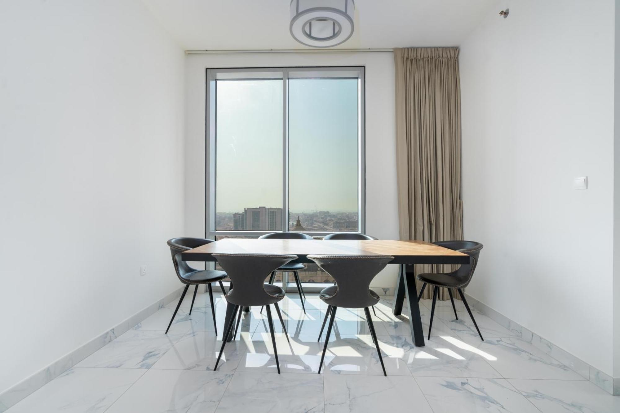 Elegant In Habtoor Palace, Center Apartment