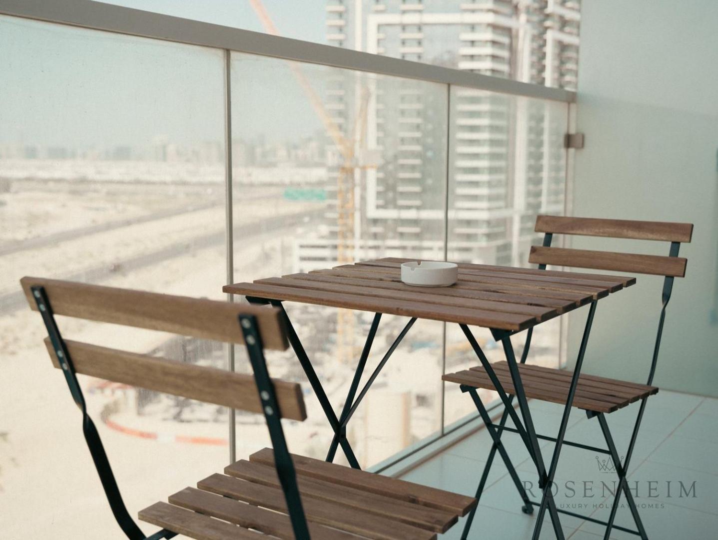 Rosenheim | Modern Studio At Damac Hills Holiday home Dubai