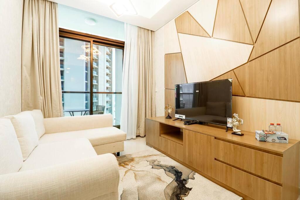 Apartment Deluxe One Bedroom With Balcony In *
