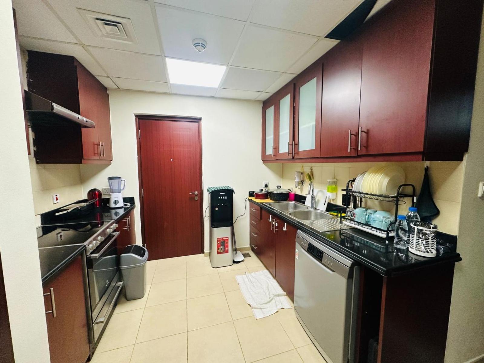 New Horizon Jbr Hostel