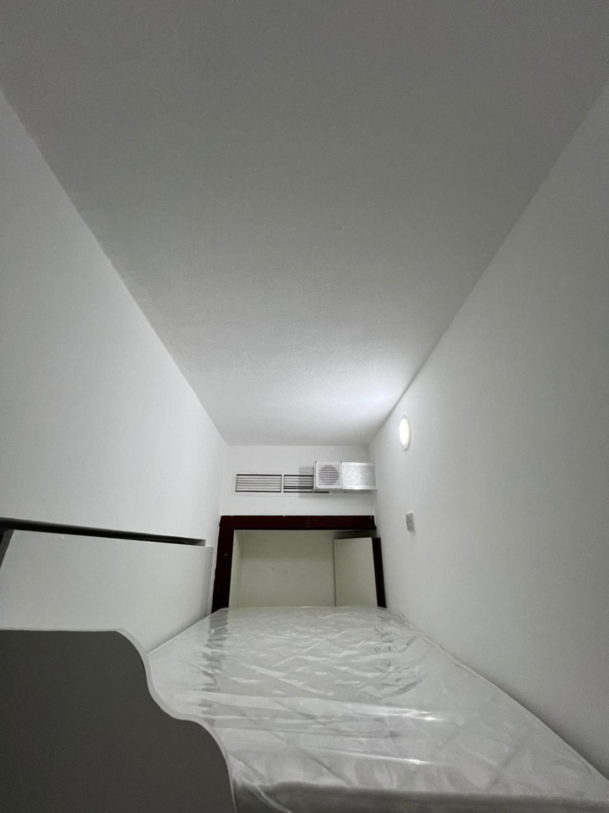 Inn Luxnest Internet Private Bed Space Men Only