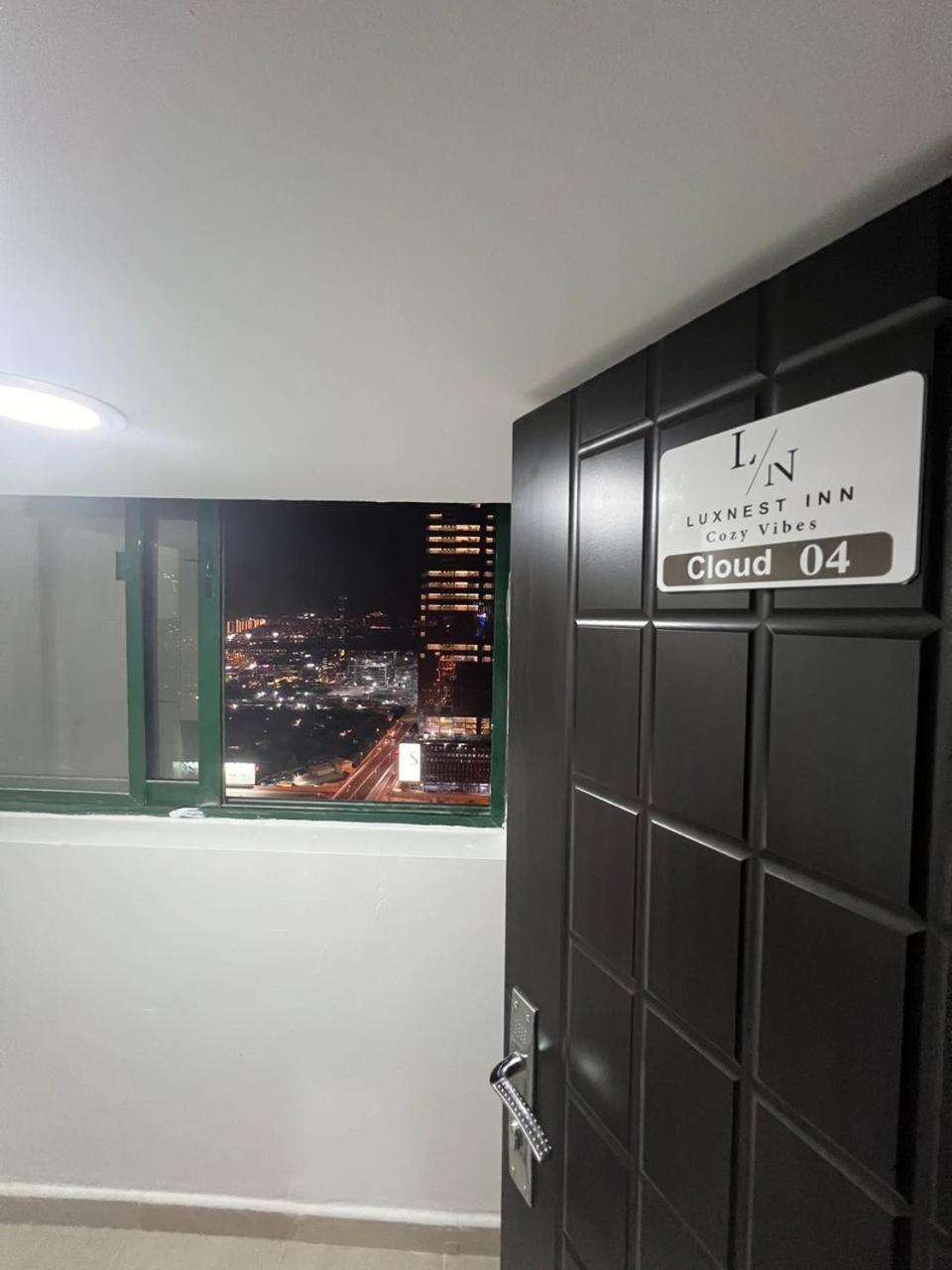 Inn Luxnest Internet Private Bed Space Men Only