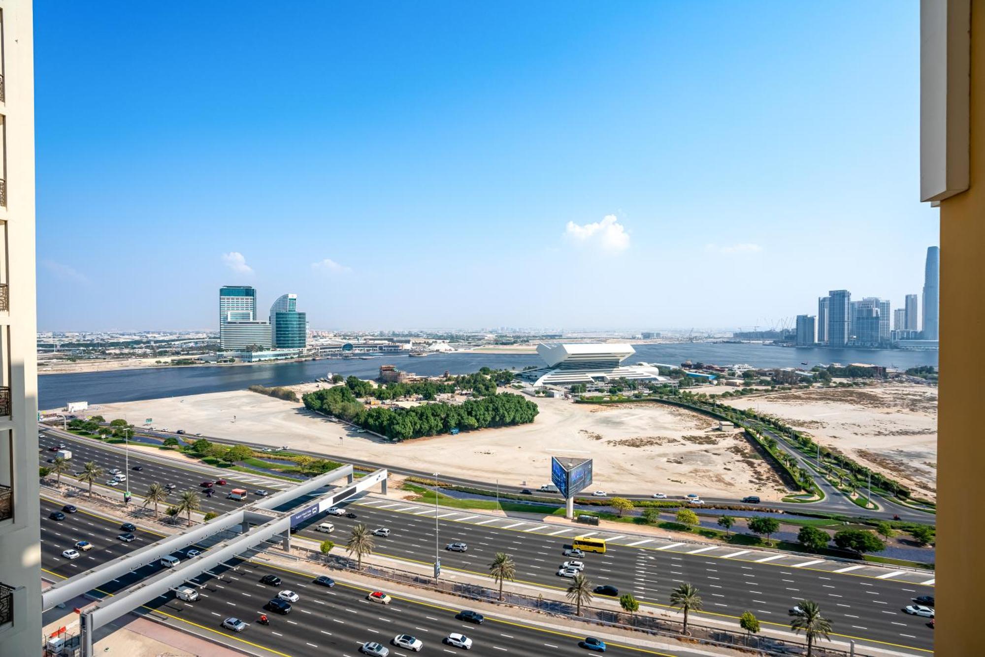 Apartment Luxurious 4-br In Al Jaddaf Dubai