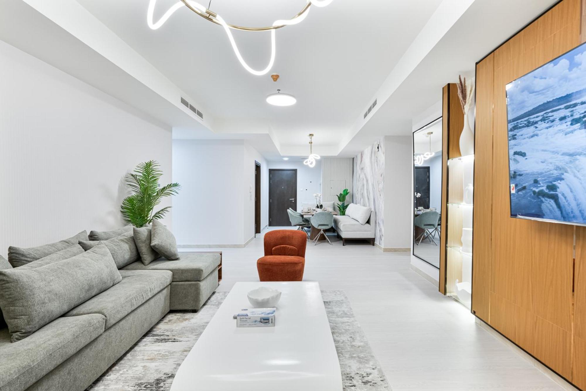 Apartment Luxurious 4-br In Al Jaddaf Dubai