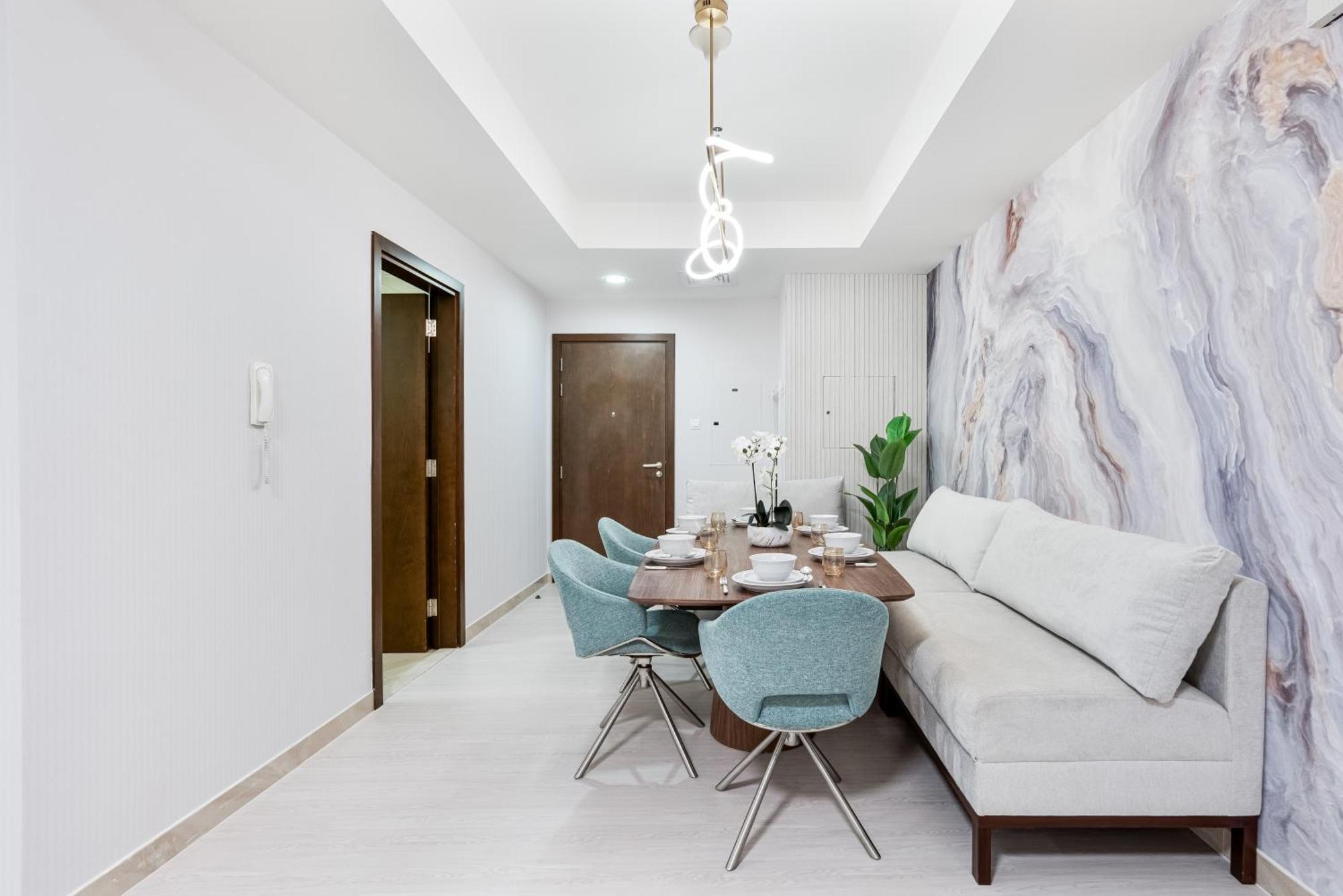 Luxurious 4-br In Al Jaddaf