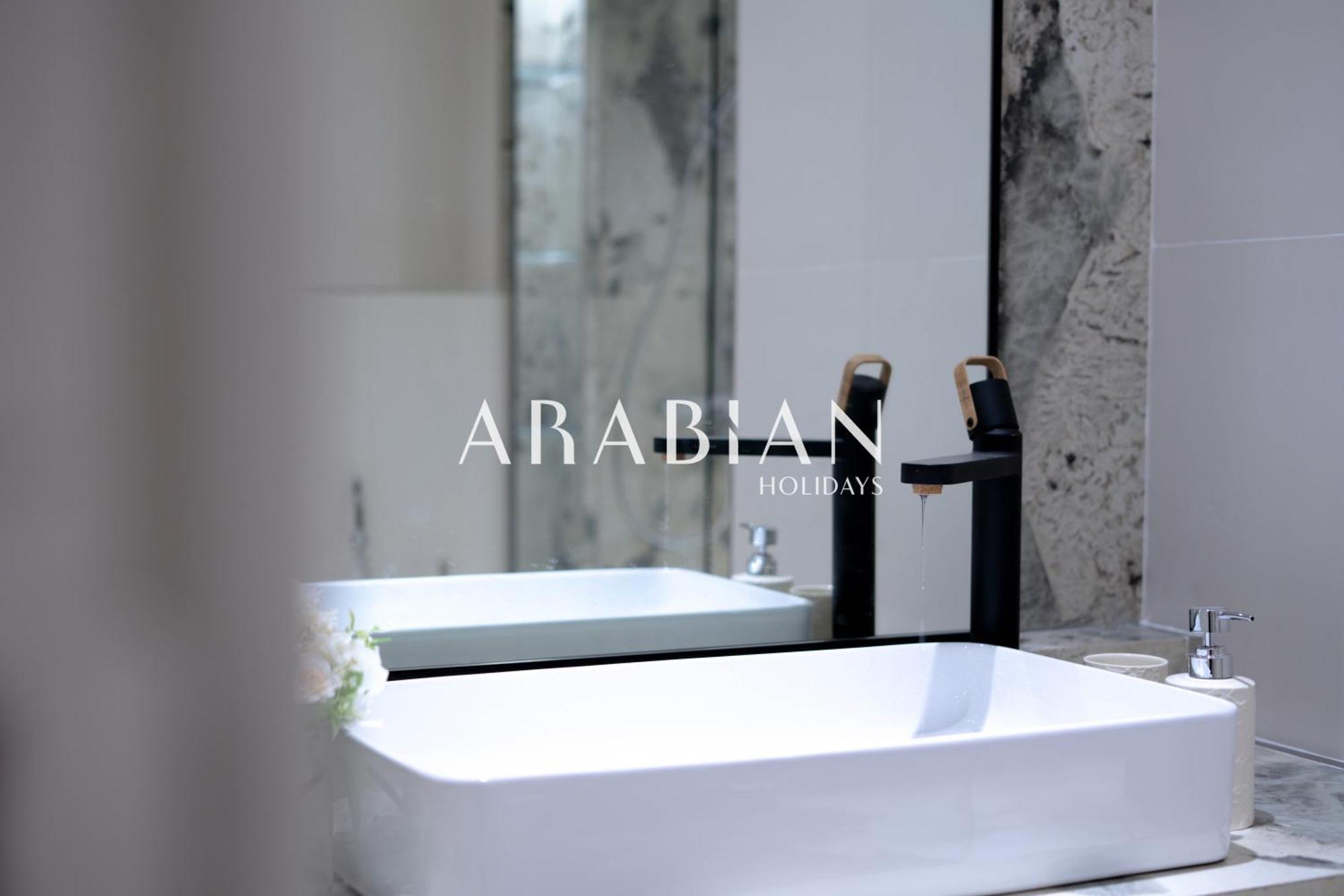 Apartment Luxury Upgraded 1br With Skyline Views In Marina Dubai