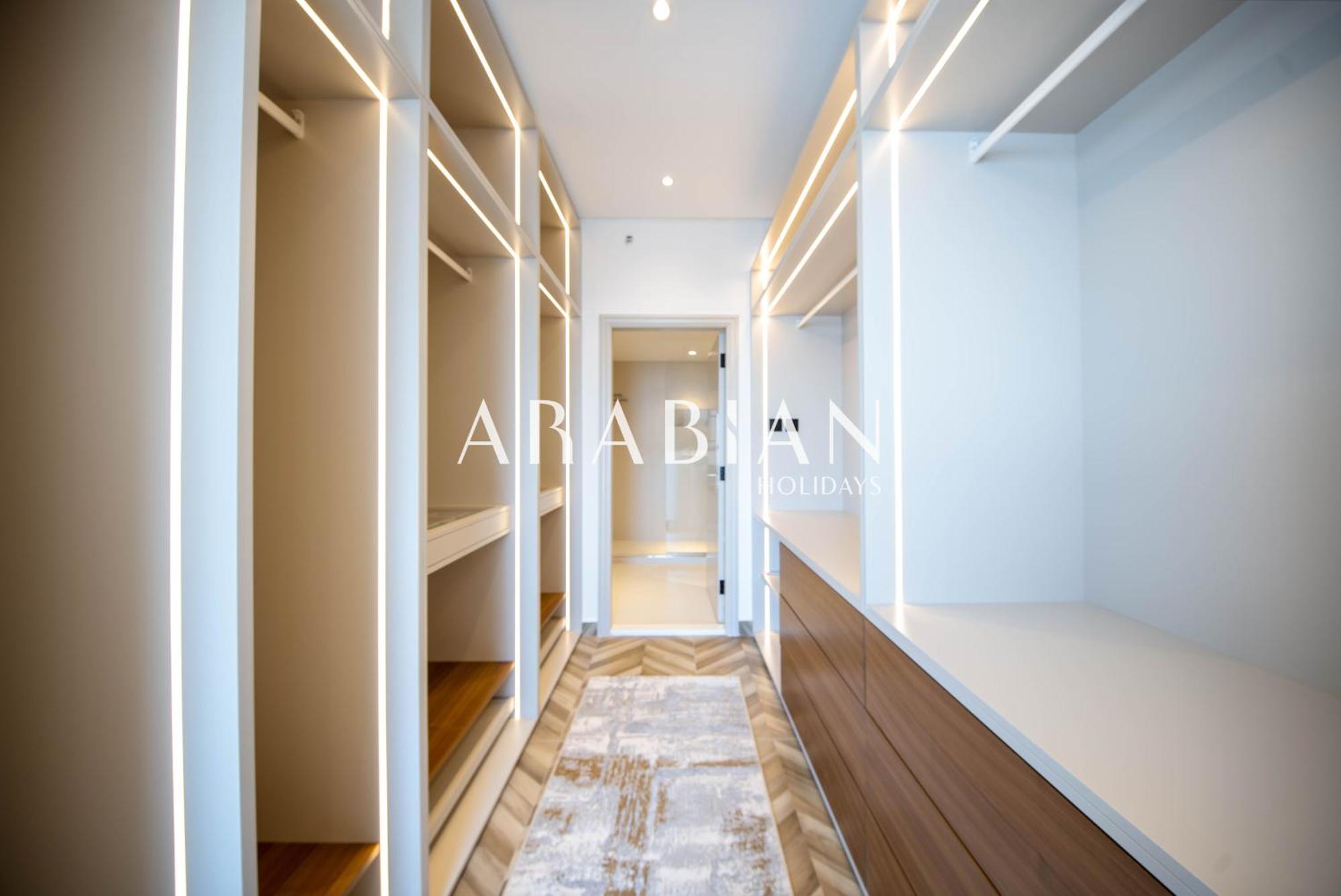 Apartment Luxury Upgraded 1br With Skyline Views In Marina *