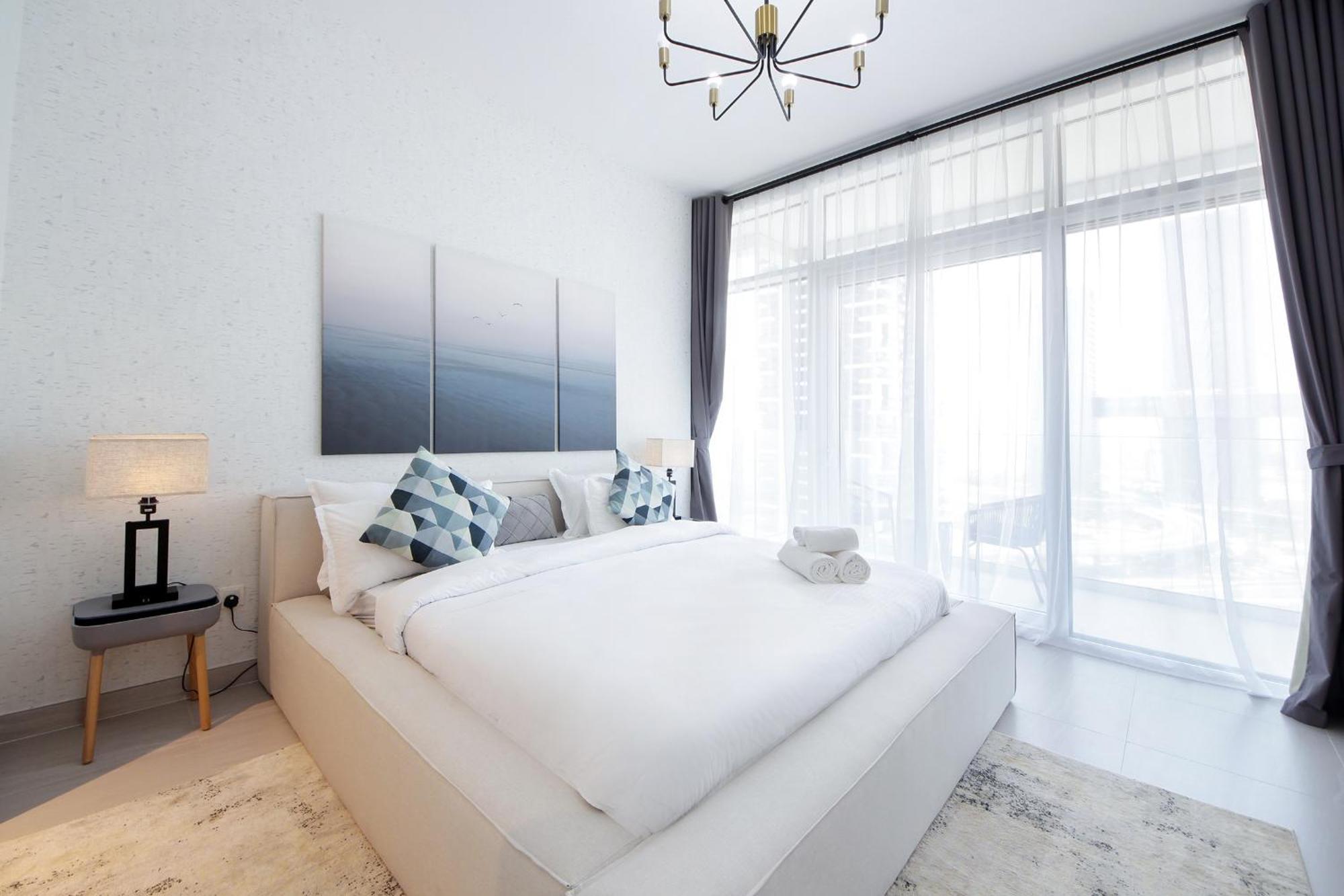 Modern 1 Bhk With Lovely Interiors - Park Gate Residences A