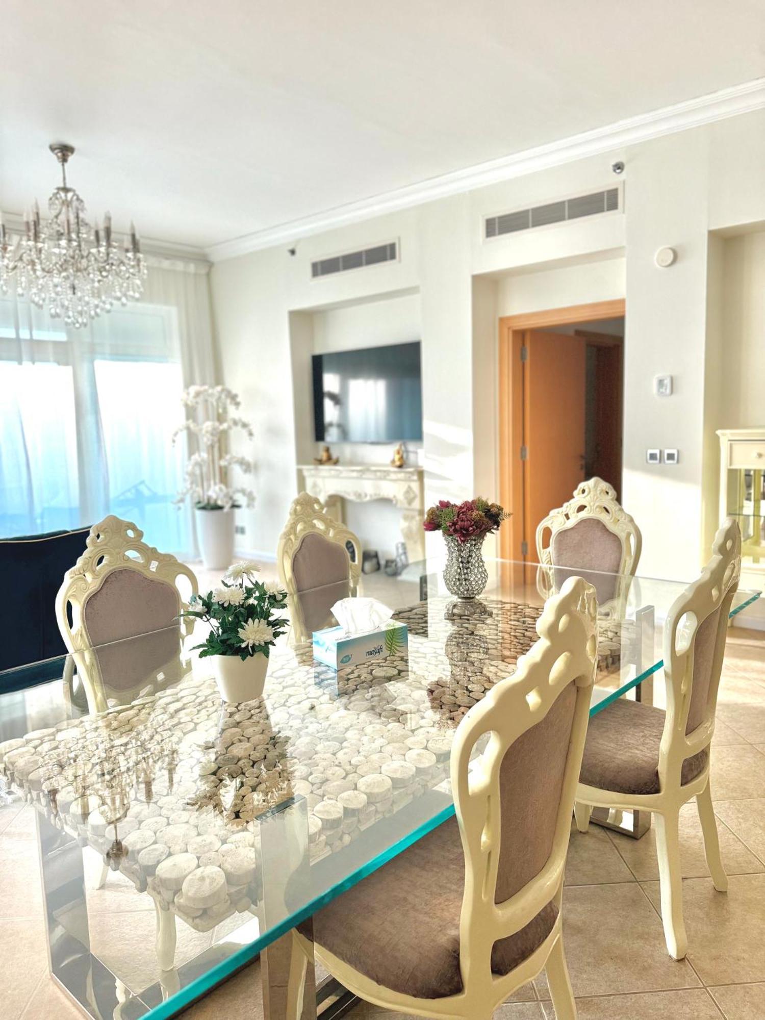 Luxury - Beachfront - Spacious Shoreline Residences - 5 Star Private