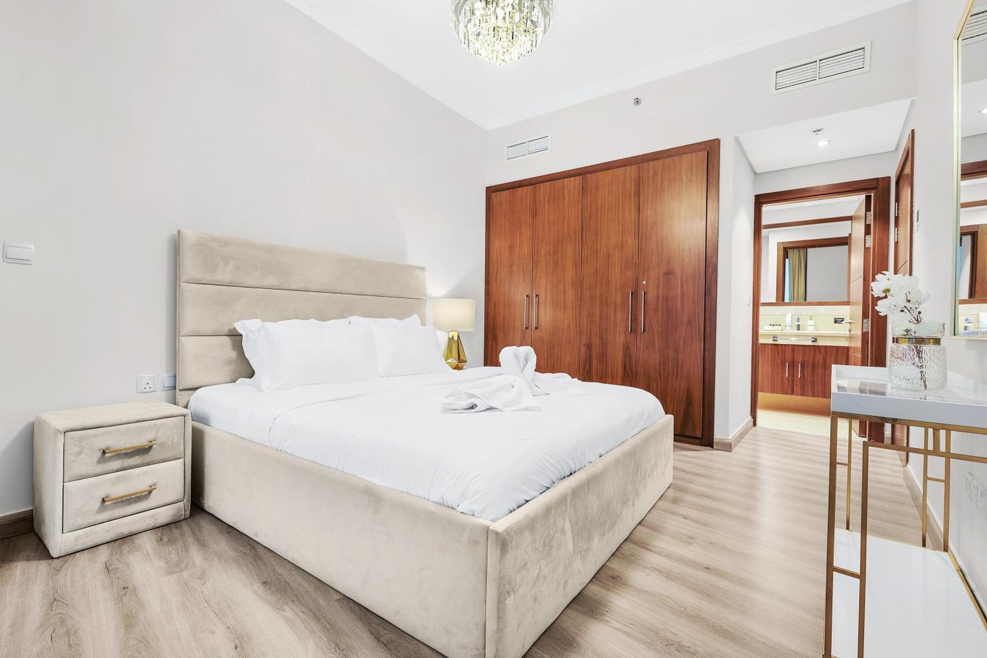 Apartment First Class 2br With Full Skyline & Sea View