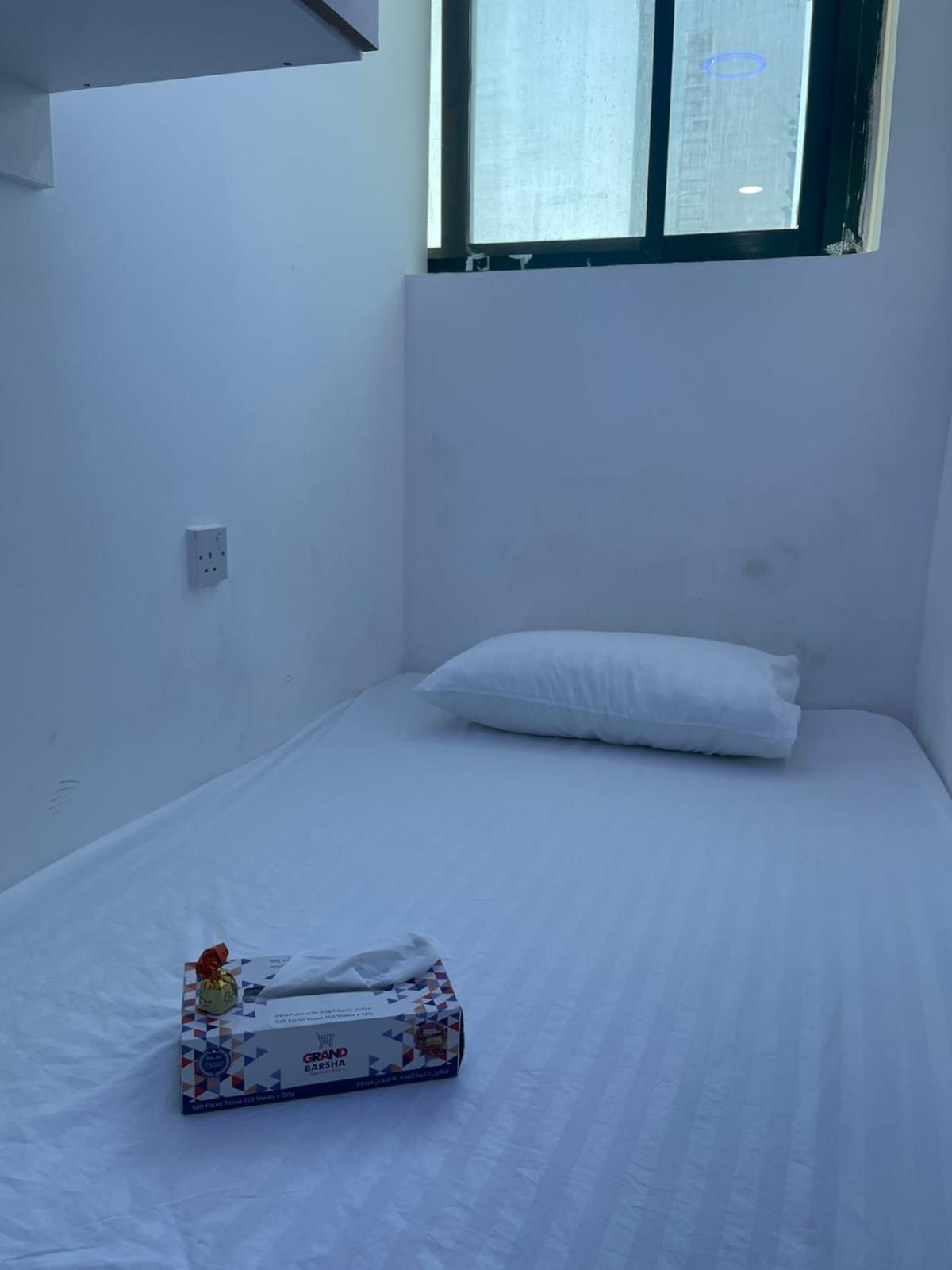 Luxnest Internet Private Bed Space Men Only Inn Dubai