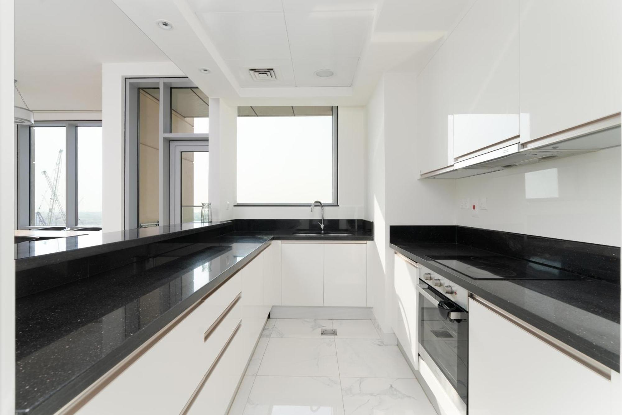 Elegant In Habtoor Palace, Center Apartment *