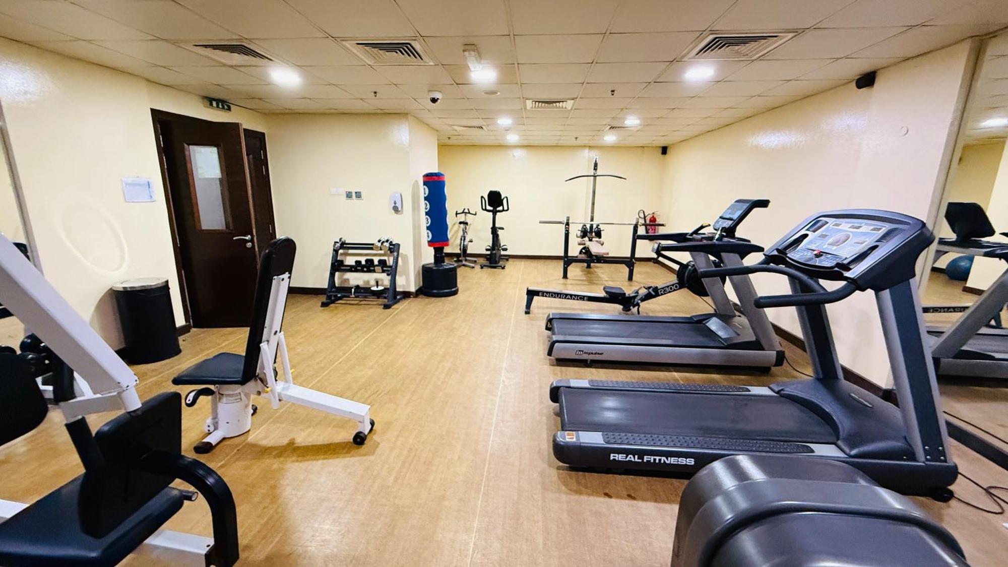 Apartment Spacious With Balcony Trafalgar Tower International