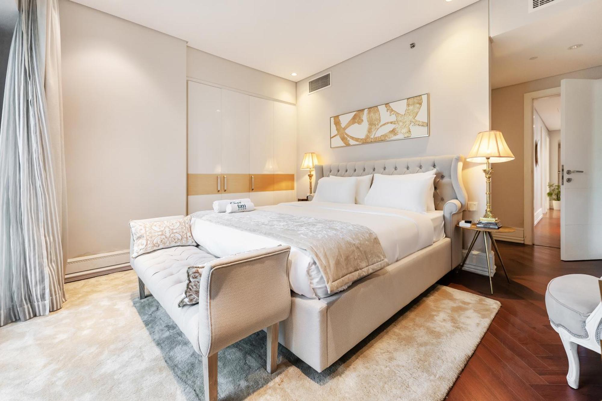 Fam Living - Waters Edge Huge Terrace With Canal Views * Dubai