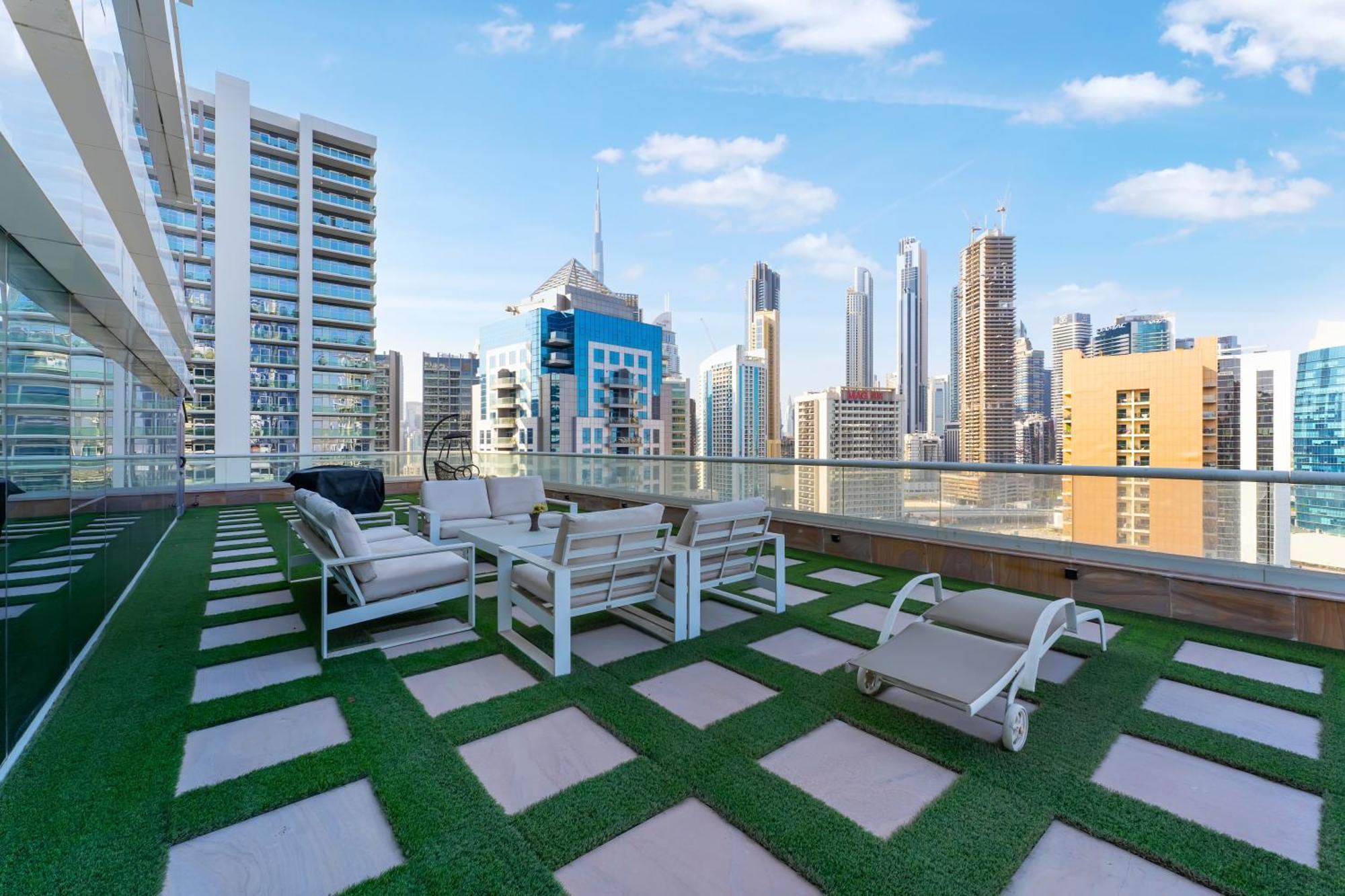 Fam Living - Waters Edge Huge Terrace With Canal Views Apartment Dubai