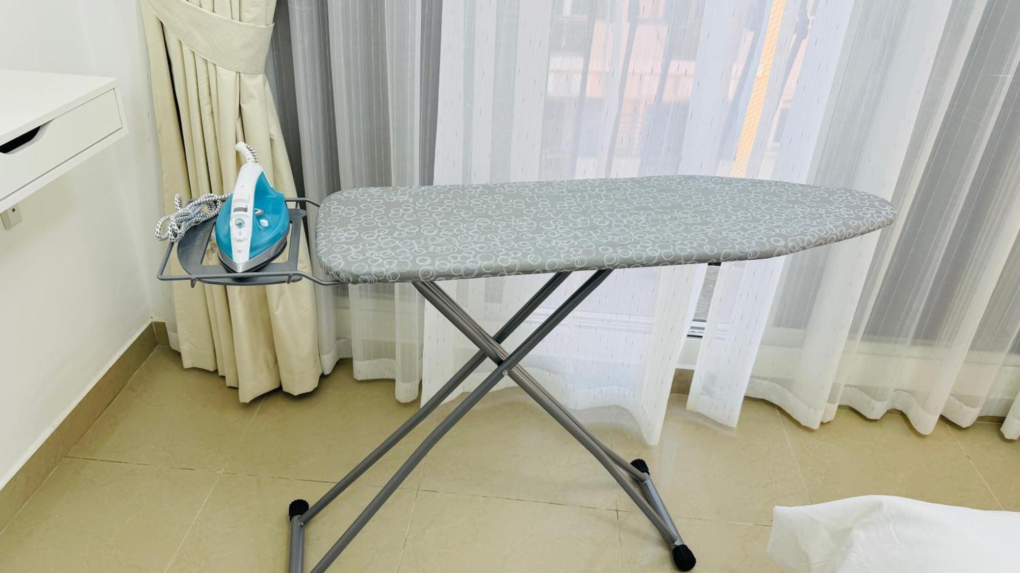 Apartment Spacious With Balcony Trafalgar Tower International