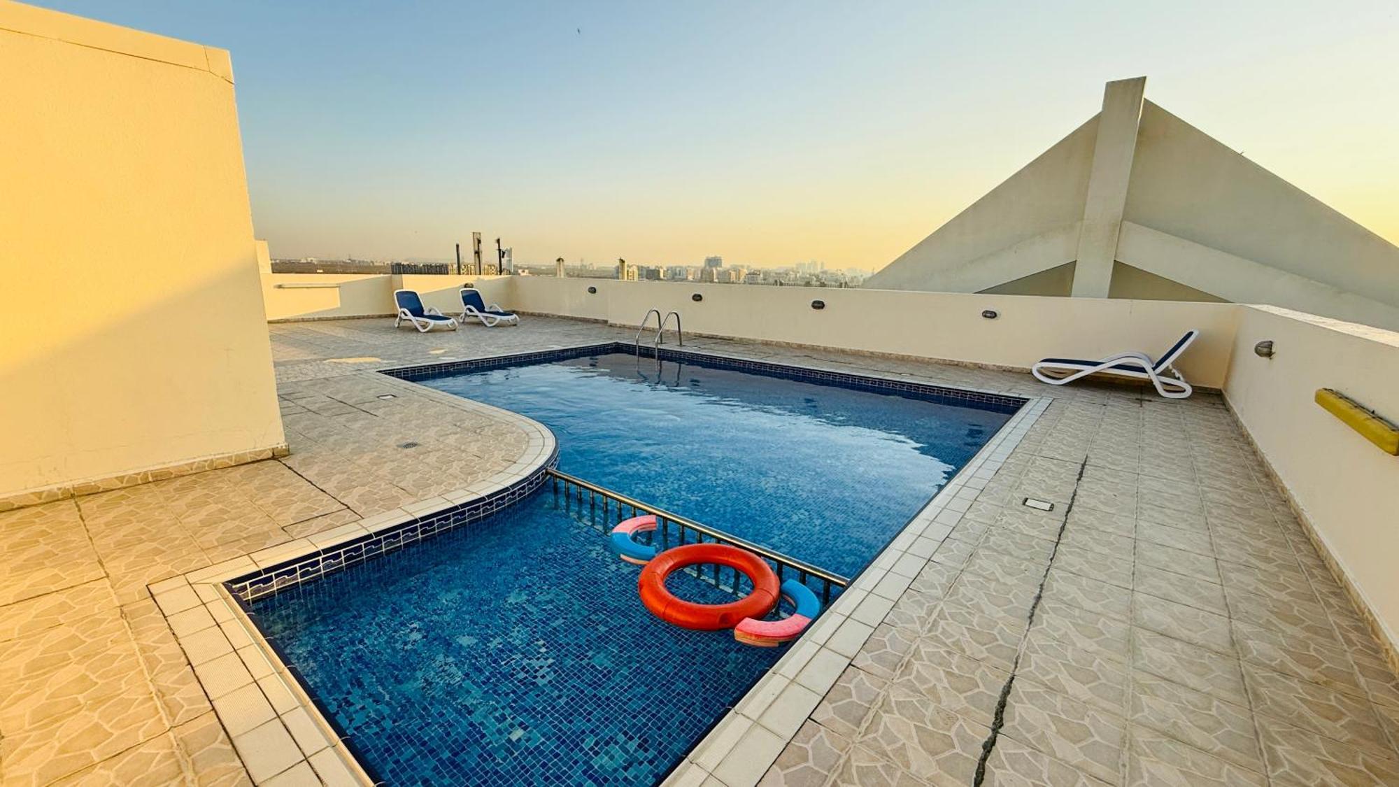 Spacious With Balcony Trafalgar Tower International Apartment Dubai