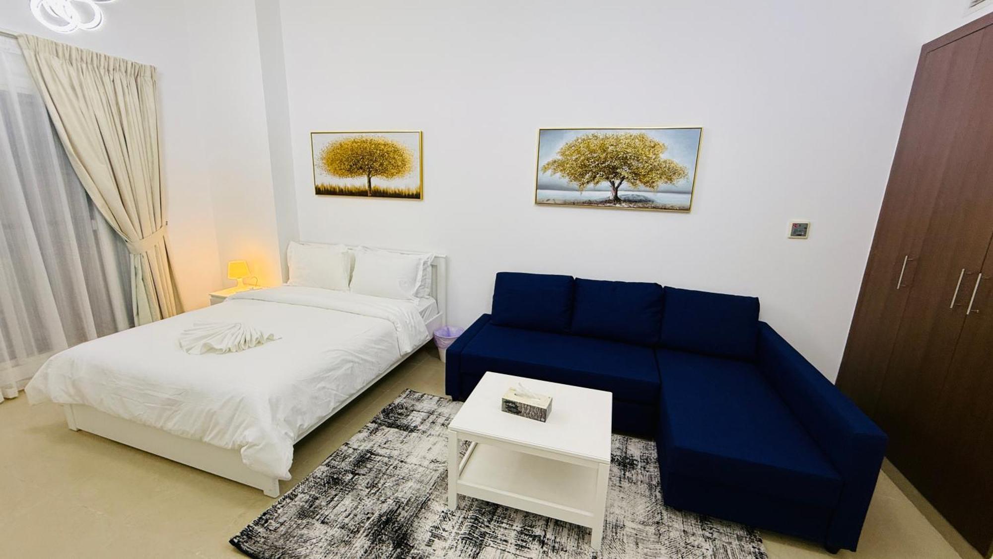 Spacious With Balcony Trafalgar Tower International Apartment *