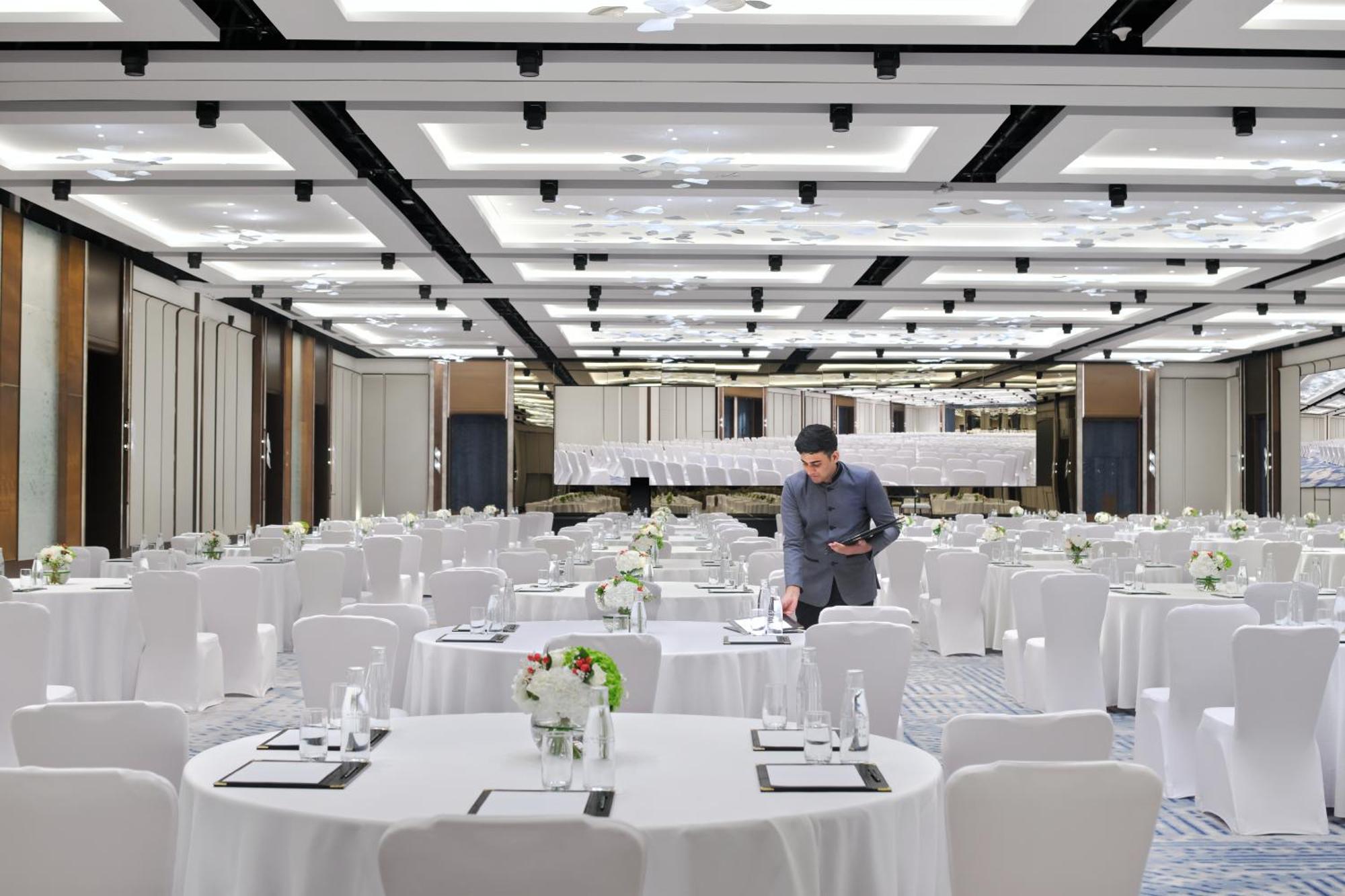 Crowne Plaza Festival City Dubai