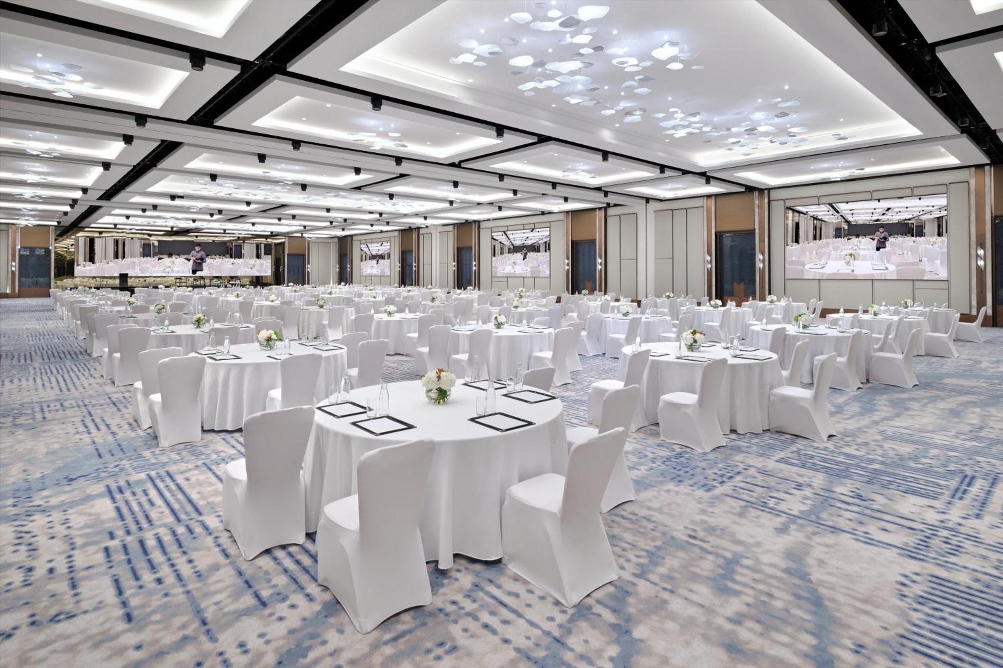 Crowne Plaza Festival City 5* Dubai