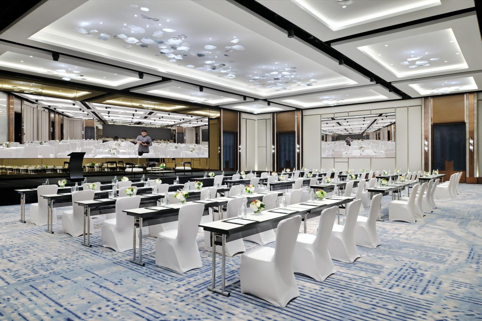 Crowne Plaza Festival City Hotel 5*