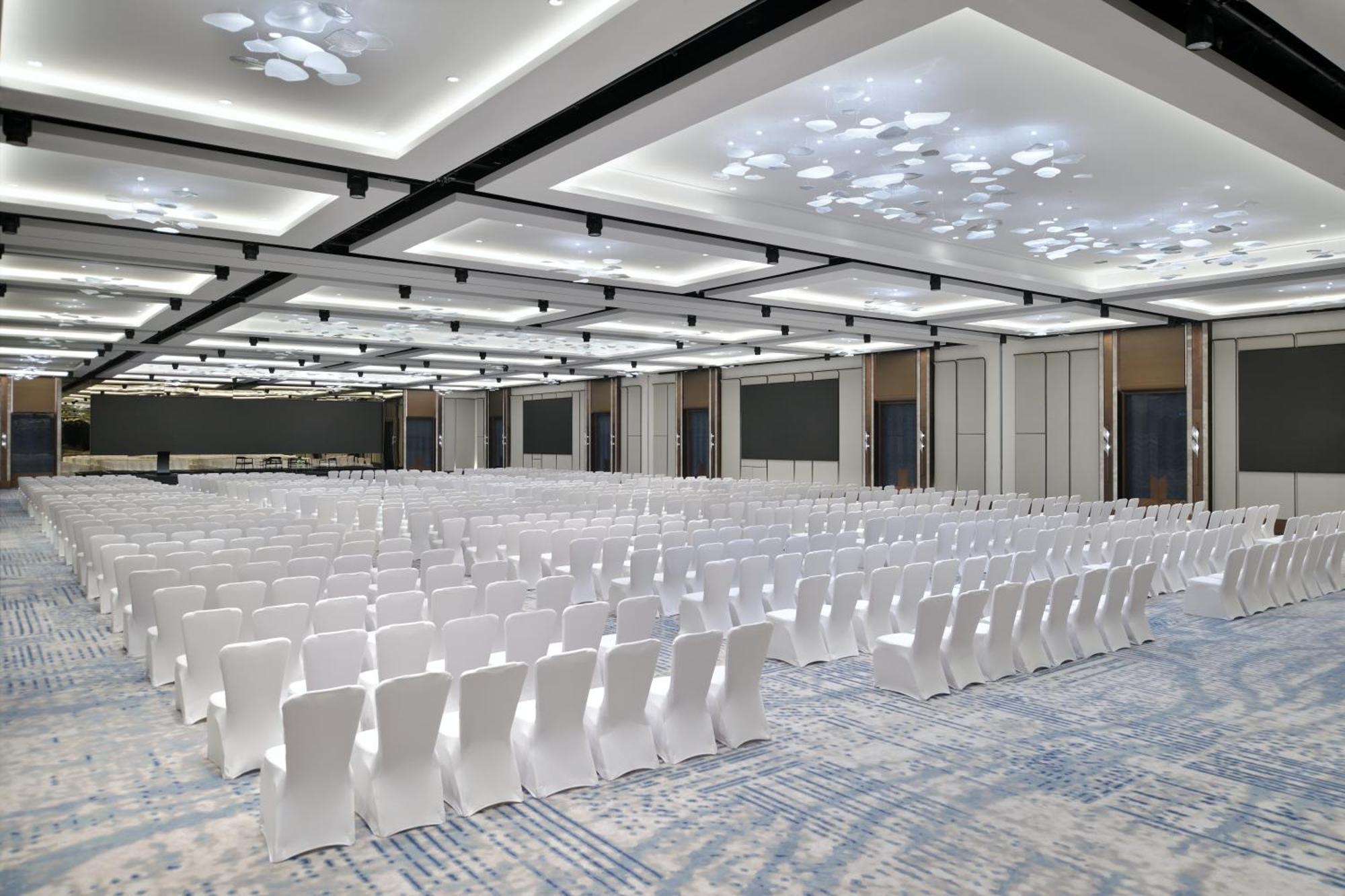 Crowne Plaza Festival City Hotel